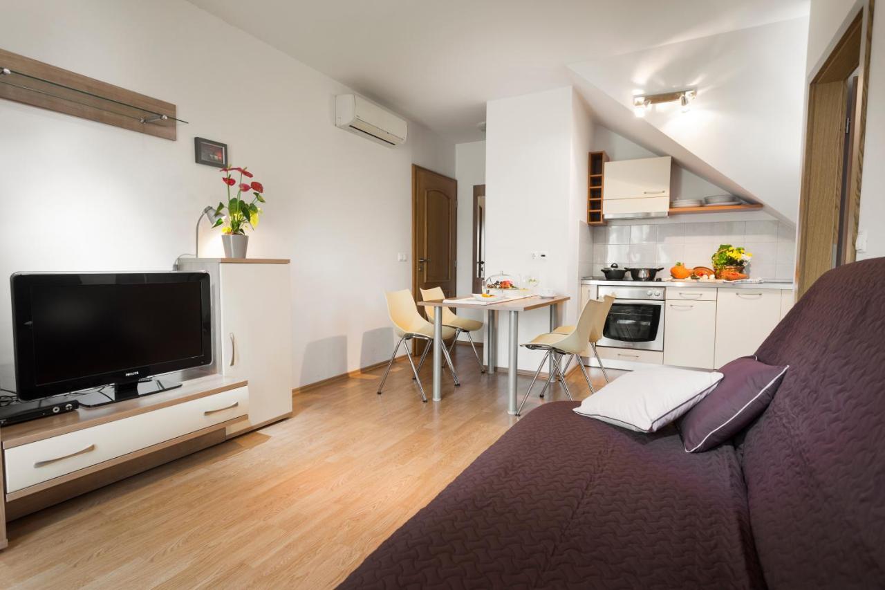Rooms & Restaurant Ostarija Доленьске-Топлице Экстерьер фото