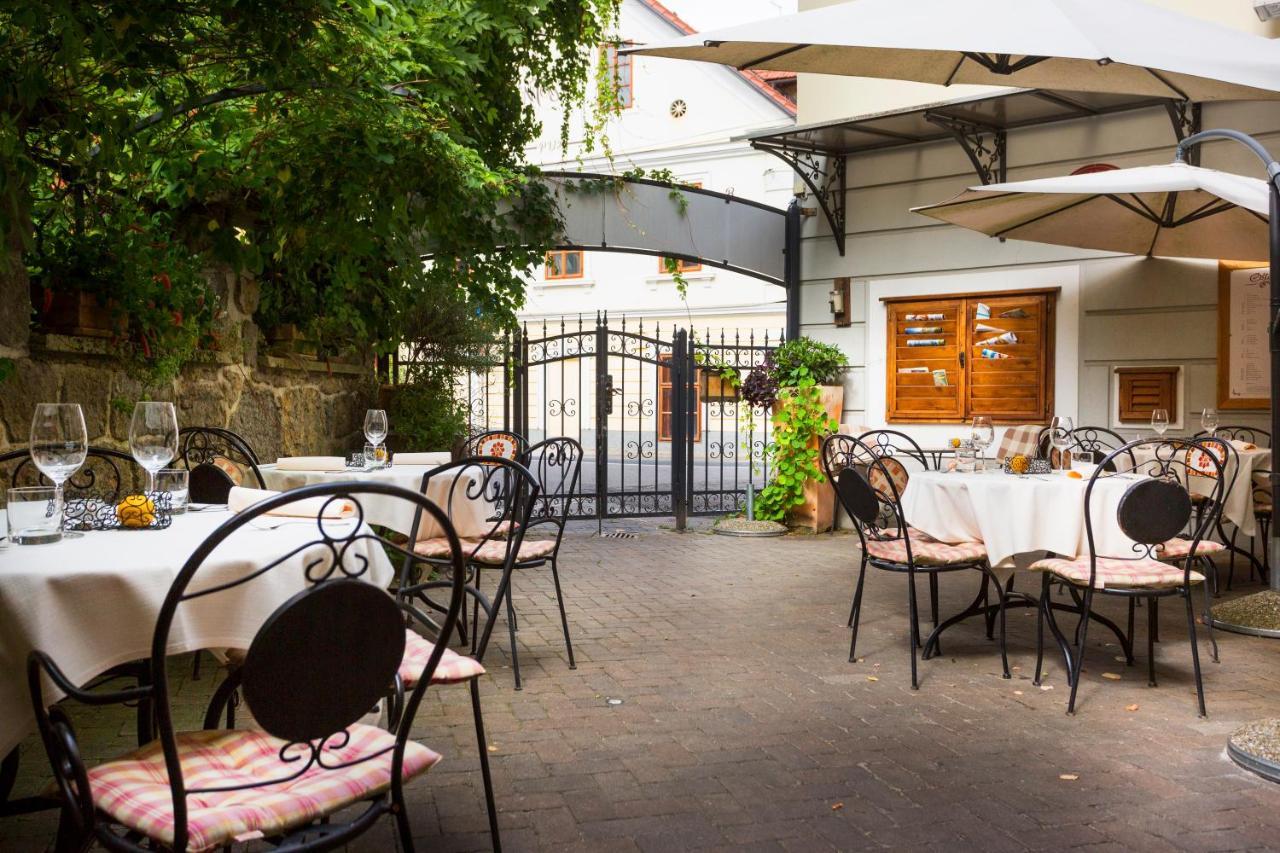 Rooms & Restaurant Ostarija Доленьске-Топлице Экстерьер фото