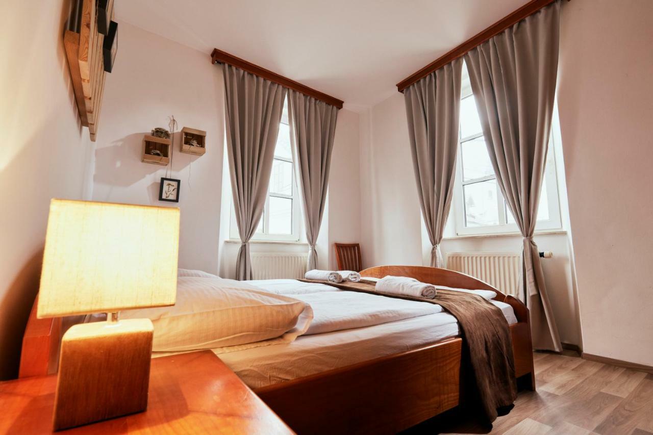Rooms & Restaurant Ostarija Доленьске-Топлице Экстерьер фото
