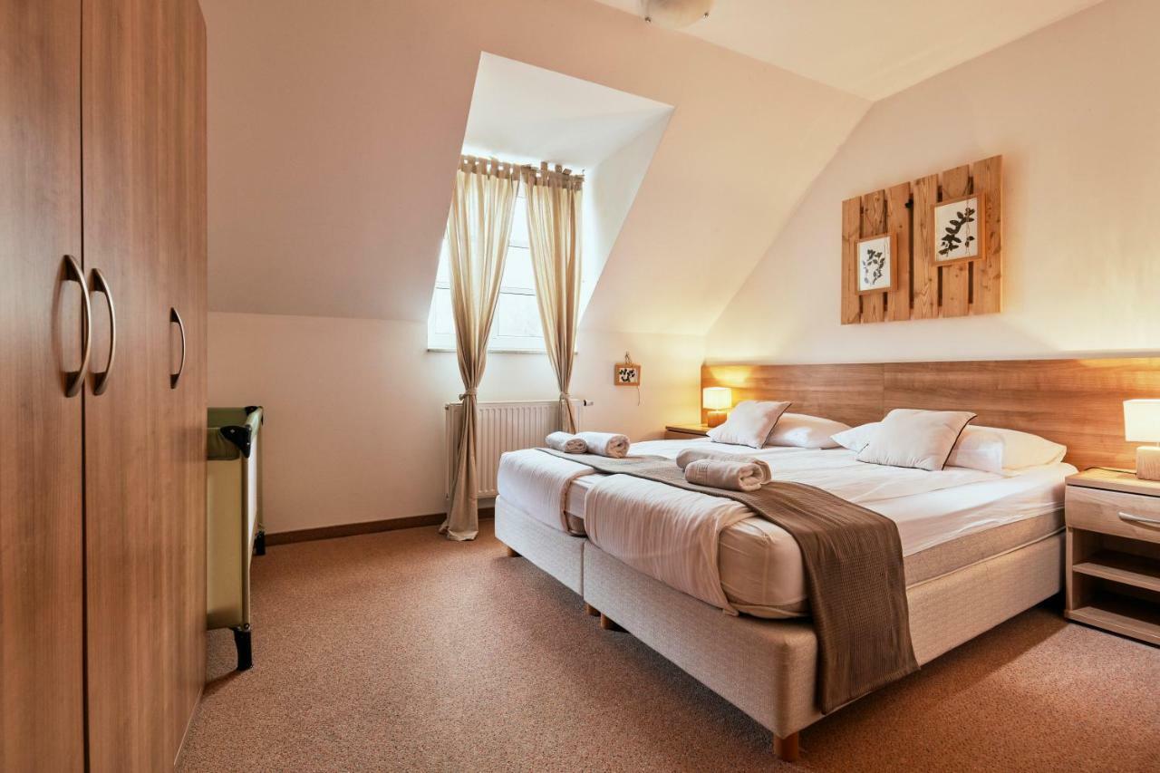 Rooms & Restaurant Ostarija Доленьске-Топлице Экстерьер фото